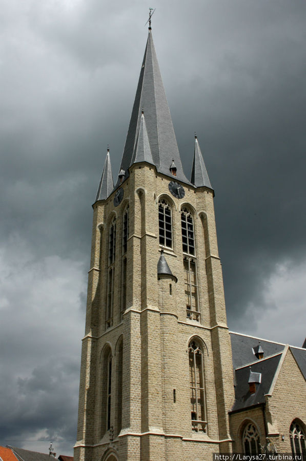 Колокольня церкви Синт-Кателейне-Вавера Синт-Кателейне-Вавер, Бельгия