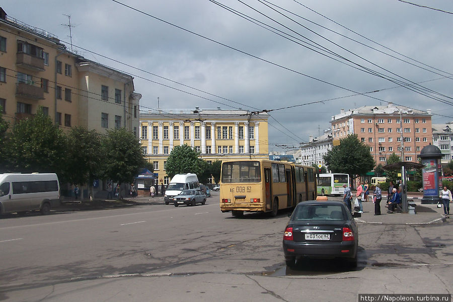 Театральная площадь Рязань, Россия