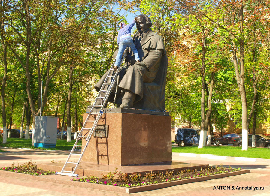 Памятник М.С. Щепкину Белгород, Россия