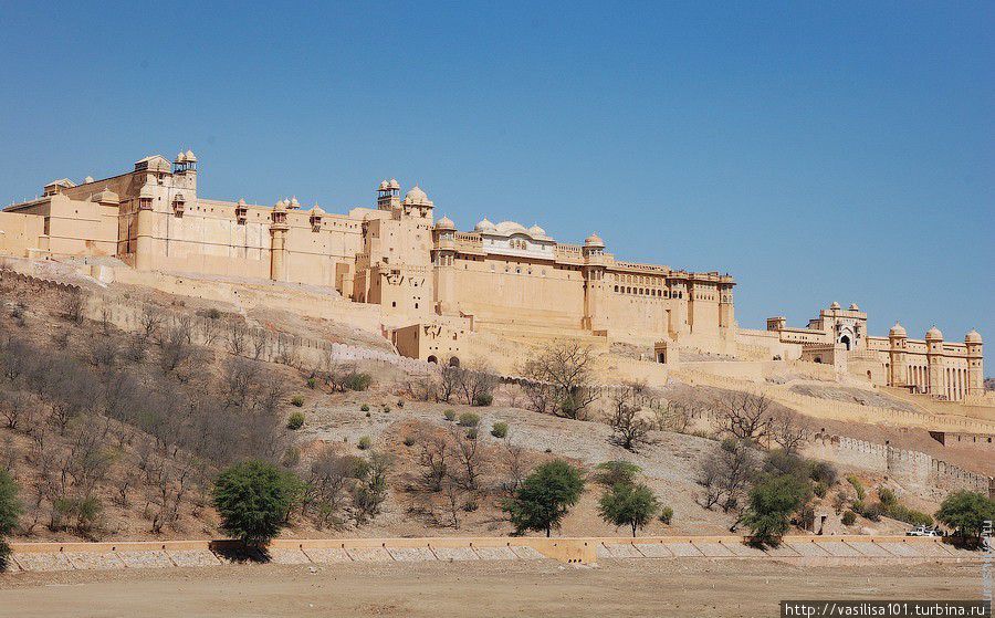 Форт Амбер - мощь стен, изящество внутренней отделки Джайпур, Индия