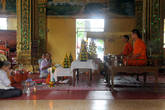 В храме монастыря Ват Си Мыанг