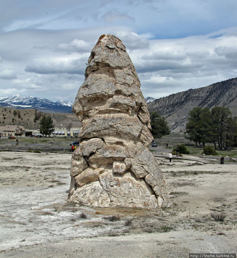 Террасы Мамонтовых горячих источников (Mammoth Hot Spring) Йеллоустоун Национальный Парк, CША