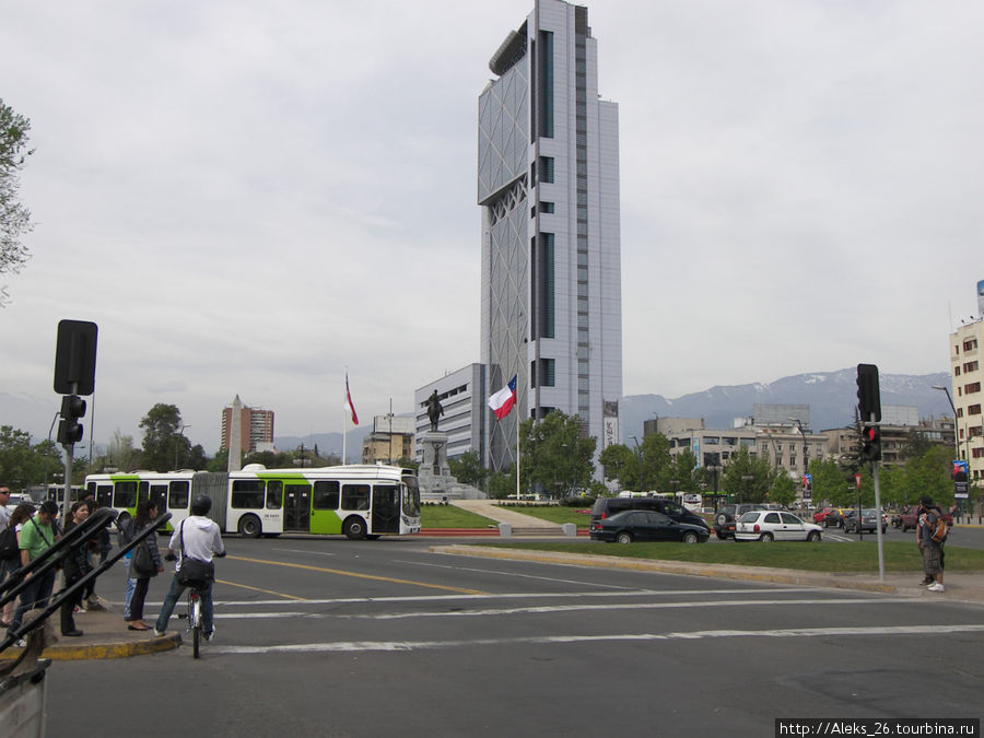 Здание бизнес-центра. Сантьяго, Чили