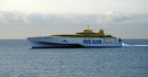 Комфортабельный океанический паром Fred Olsen, быстро (30 минут) доставит вас на Ла Гомеру.