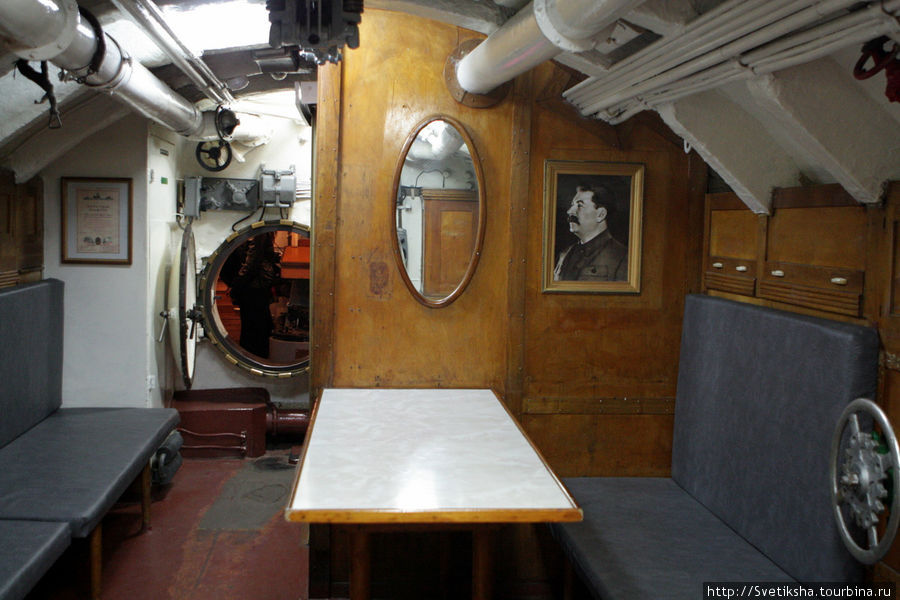 Внутри подводной лодки Владивосток, Россия