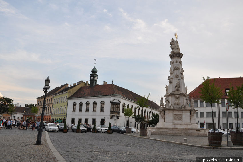 Площадь Святой Троицы, Старая Ратуша, Чумная колонна (колонна Святой Троицы) Будапешт, Венгрия