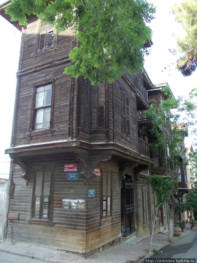 дом не очень новый Стамбул, Турция