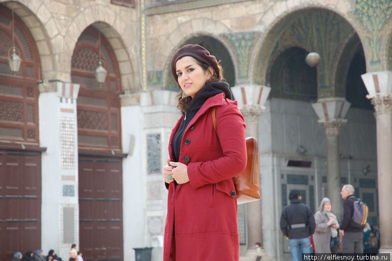 А вот так может выглядеть женщина в этой не слишком консервативной, но все же мусульманской стране. Дамаск, Сирия