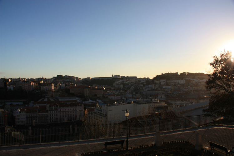 Лиссабон. 
Вид с miradou
