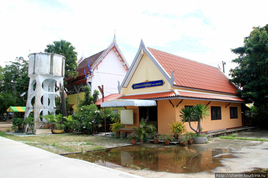 Ват Ко Лак Прачуап-Кхири-Кхан, Таиланд