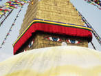 Глаза Будды обращены на все 4 стороны света, и видят всё...