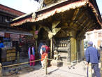Катманду. Храмовый комплекс Сваямбунатх. Храм богини Харати.