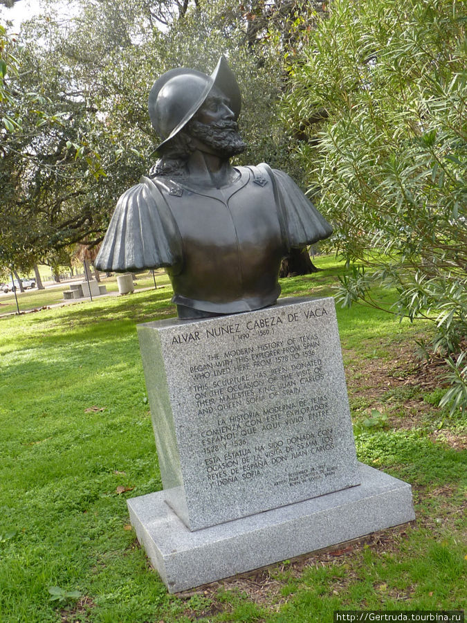 Альвар Нуньес Кабеза де Вака  первым  из испанцев поселился на территории нынешнего Техаса Хьюстон, CША