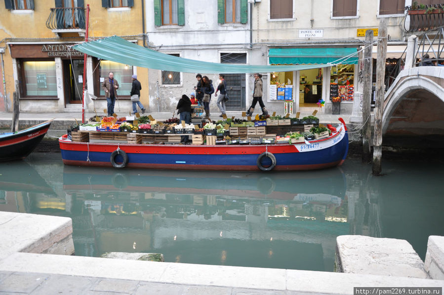 Выездная торговля. Венеция, Италия