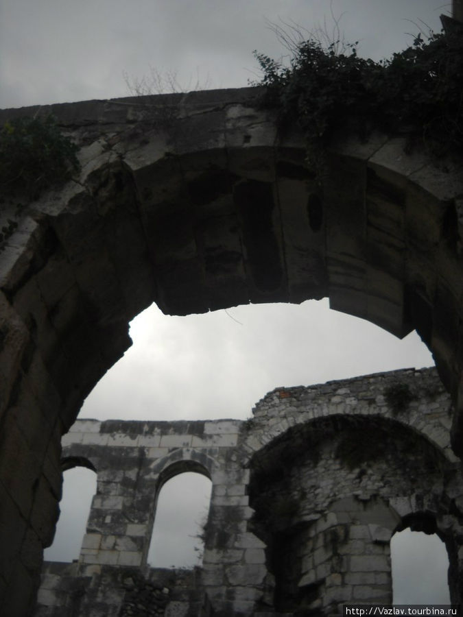 Старинные арки Сплит, Хорватия