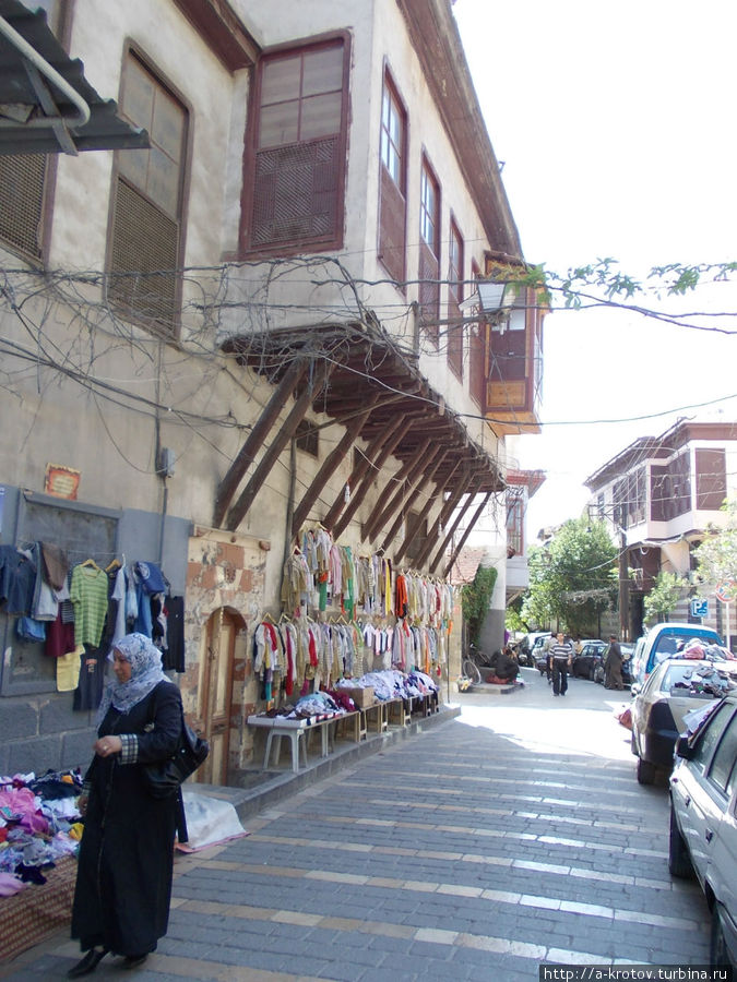 балконы, многие уже нежилые Дамаск, Сирия