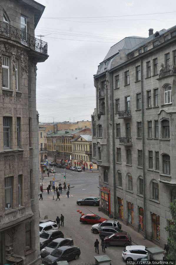 Вид из номера на Лиговский проспект Санкт-Петербург, Россия