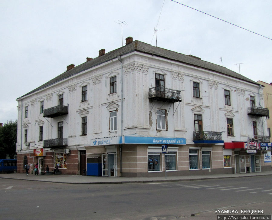 Старое здание в центре города. Бердичев, Украина