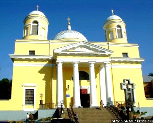 Действующий костел св. Александра Киев, Украина