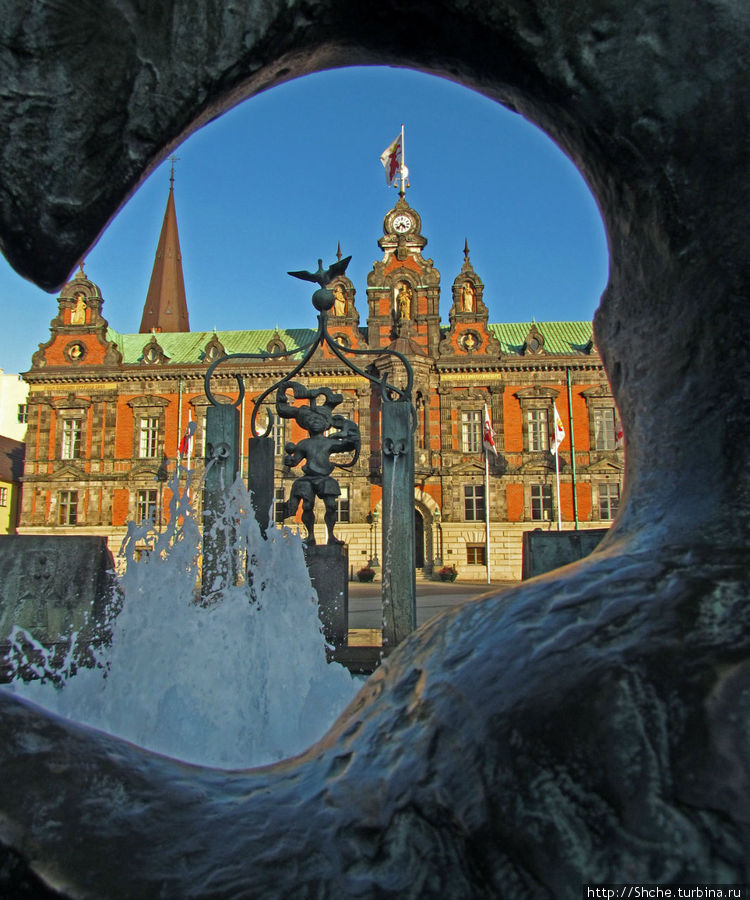 Элемент исторического фонтана Мальмё, Швеция
