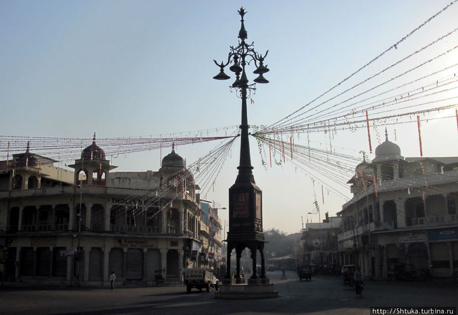 Джайпур, утро, перекресток по дороге в Pink City Джайпур, Индия