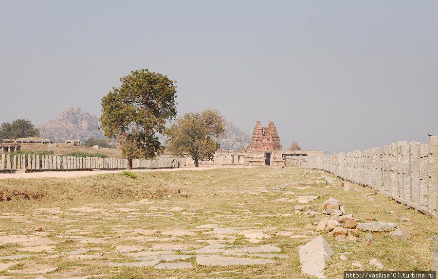 Хампи - руины покинутого города Хампи, Индия