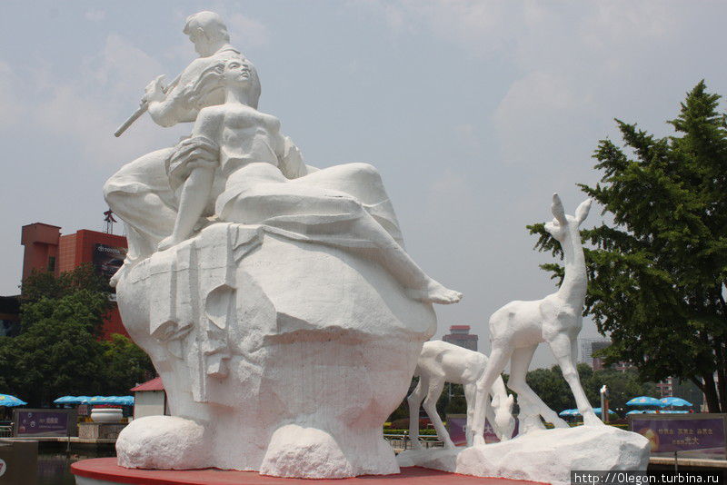 На площади Уи монумент посвященный отдыху на природе Тайюань, Китай