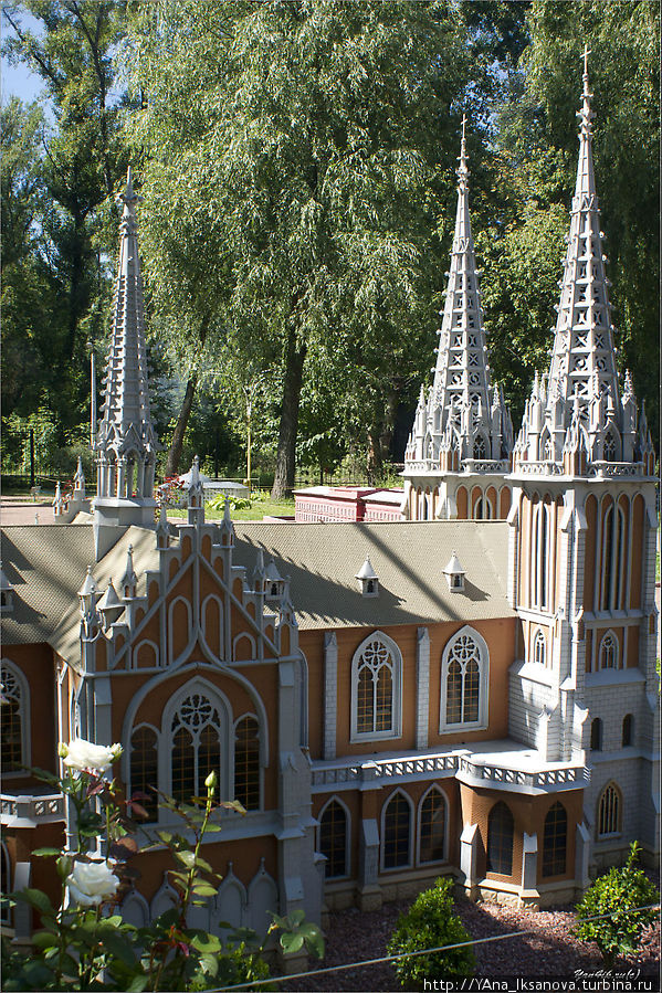 Костел Святого Миколы в миниатюре Киев, Украина
