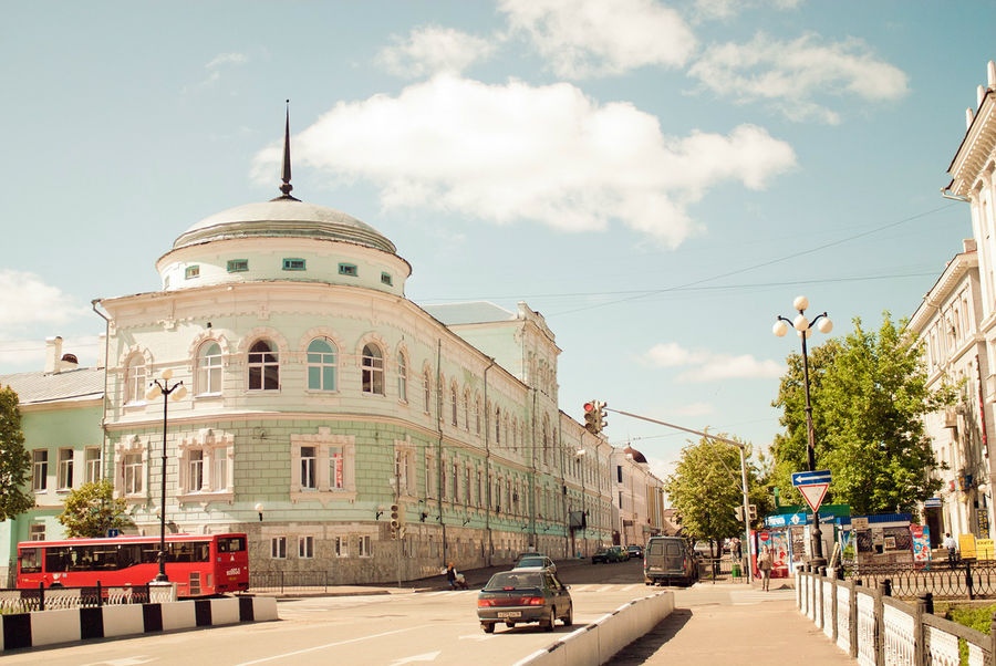 Здания XIX века, похоже, и есть постройки определяющие характерный и узнаваемый облик Казани и ее архитектурный стиль. Казань, Россия
