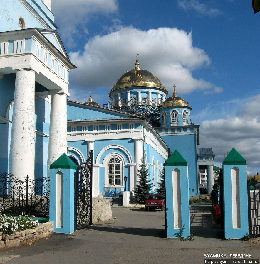 Фрагмент Ново-Казанского собора. Ворота. Лебедянь, Россия