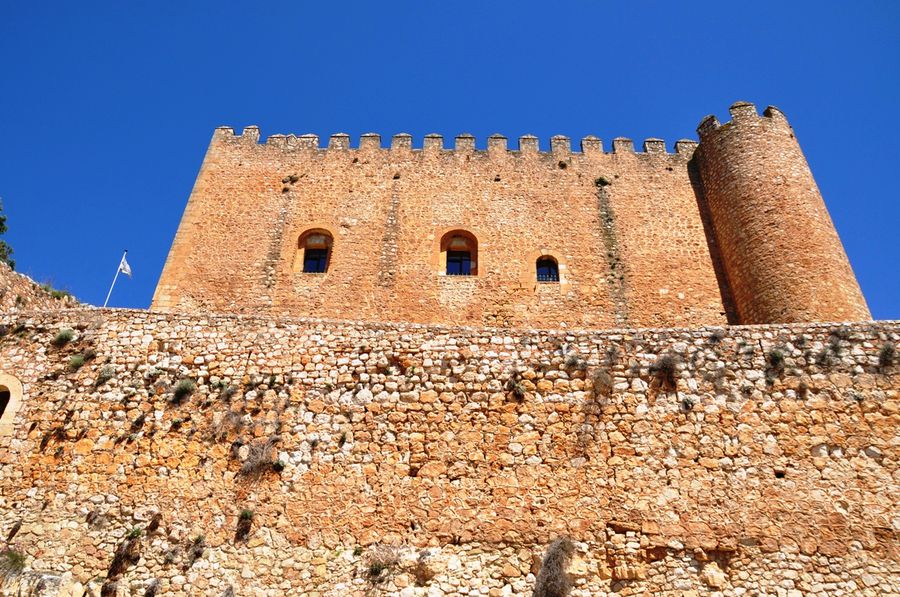 О замке старинном увидите фото Аларкон, Испания