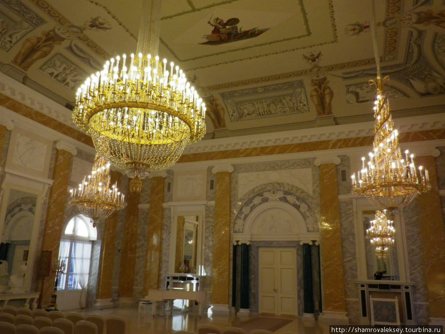 Парадные залы Константиновского дворца
