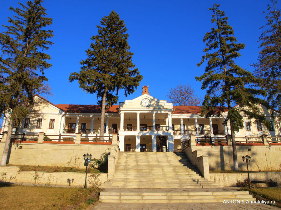 Каприянский монастырь — с любовью от молдавских митрополитов Каприяна, Молдова