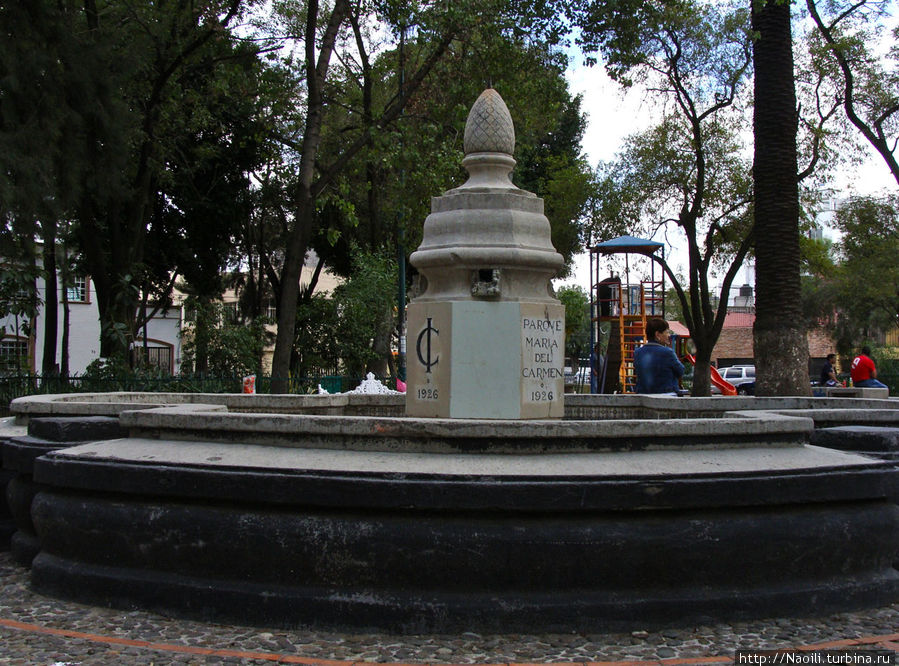 Старинный фонтан Мехико, Мексика
