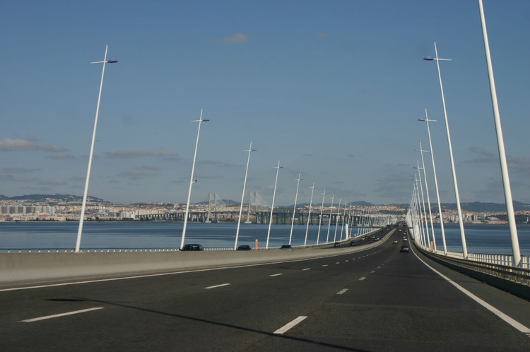 Лиссабон, знаменитый мост
