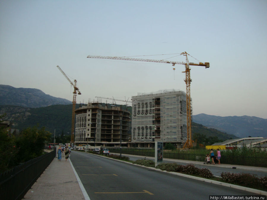 Стройки здесь всюду Область Будва, Черногория