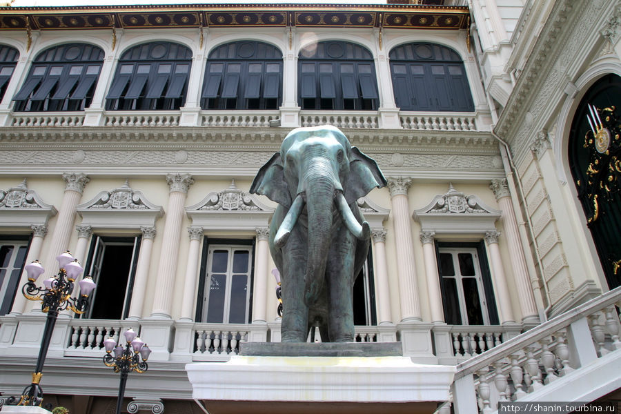 Слон — символ королевской династии Таиланда Бангкок, Таиланд