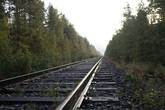 От Лоухов в сторону Пяозерского идёт ветка железной дороги, но пассажирского сообщения на ней нет.