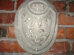 На стенах ратуши рыцарские гербы шведских родов. Мое внимание привлек герб с пятиконечной звездой.