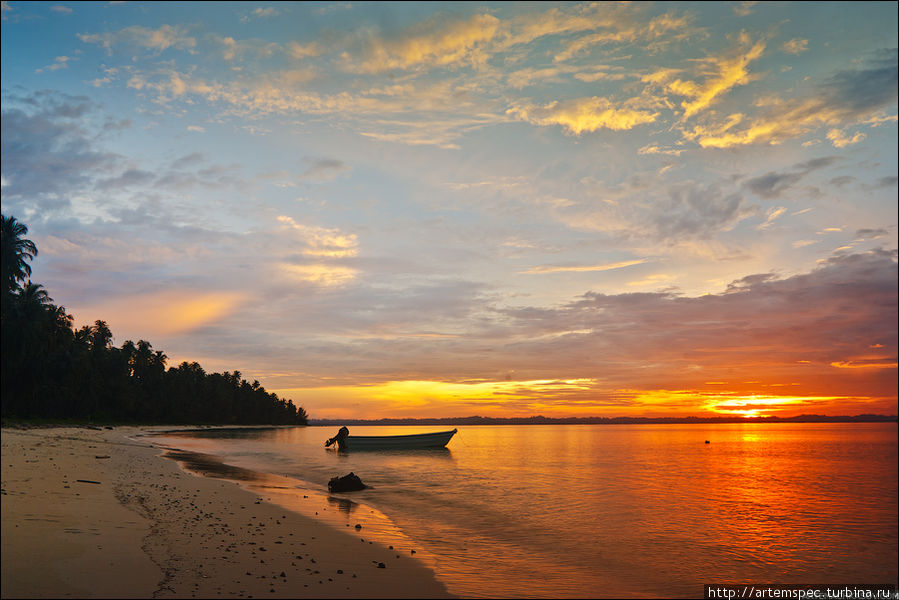 Закат на нашем острове Суматра, Индонезия