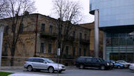 Вид на дом №6 и кусок отеля с Софийской площади