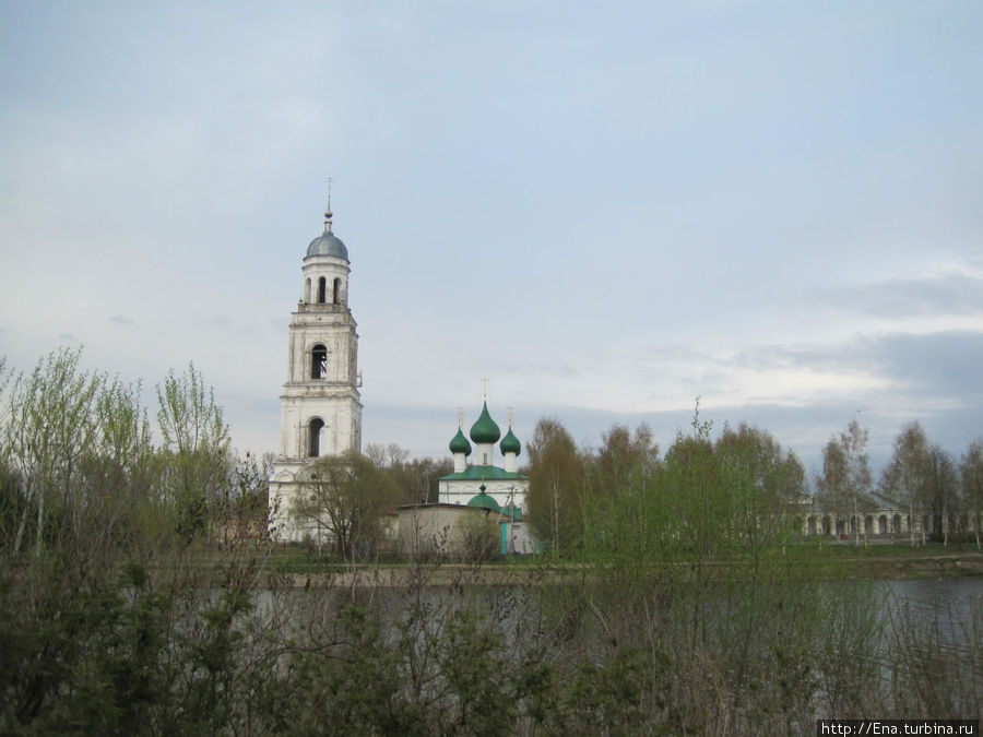 Троицкий собор с колокольней Пошехонье, Россия