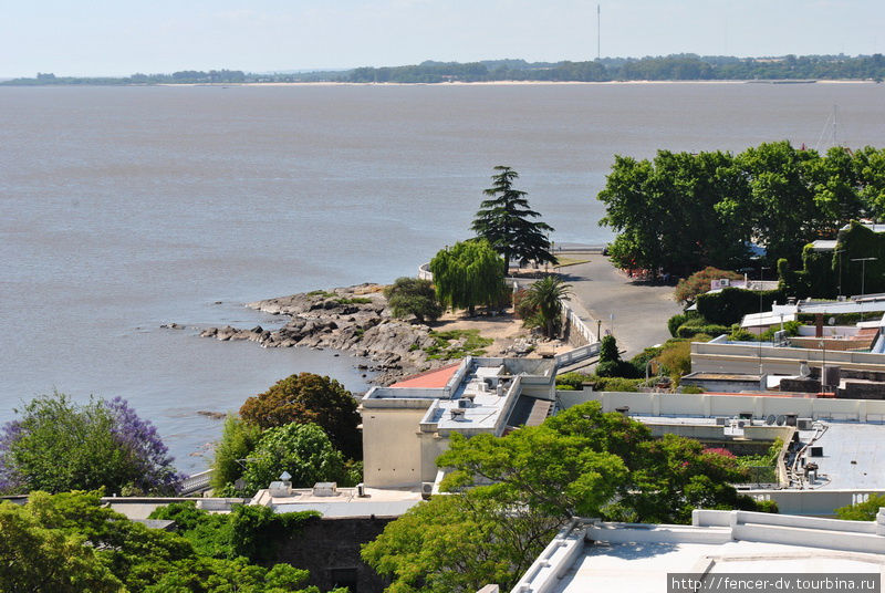Колония с высота маяка Колония-дель-Сакраменто, Уругвай