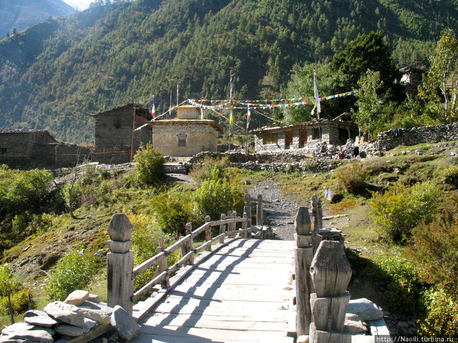 Мосты теперь тоже каменые Мананг, Непал
