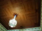 Парадный кабинет,  потолок. Потолок производит впечатление деревянного, но это роспись масляными красками по алебастру (!)