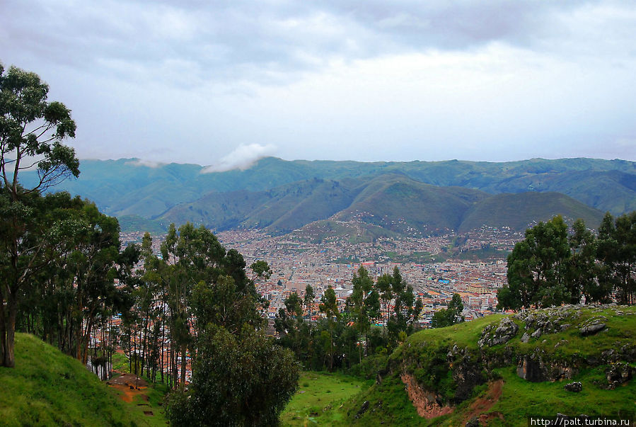Вид на Куско с руин Кенко Перу