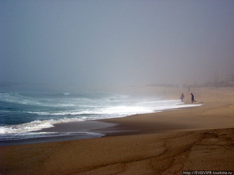 Пляжи в Эшпинью -туманно, безлюдно...душевно.