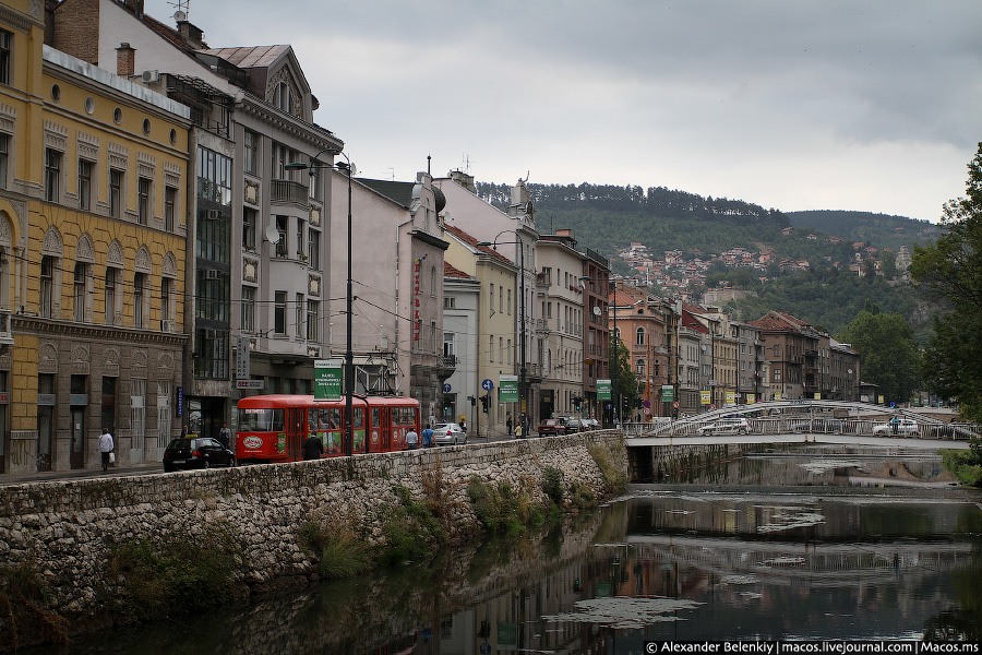Набережная и Австрийская часть города. Сараево, Босния и Герцеговина