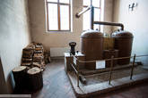Рядом с замком расположена средневековая пивоварня-музей.