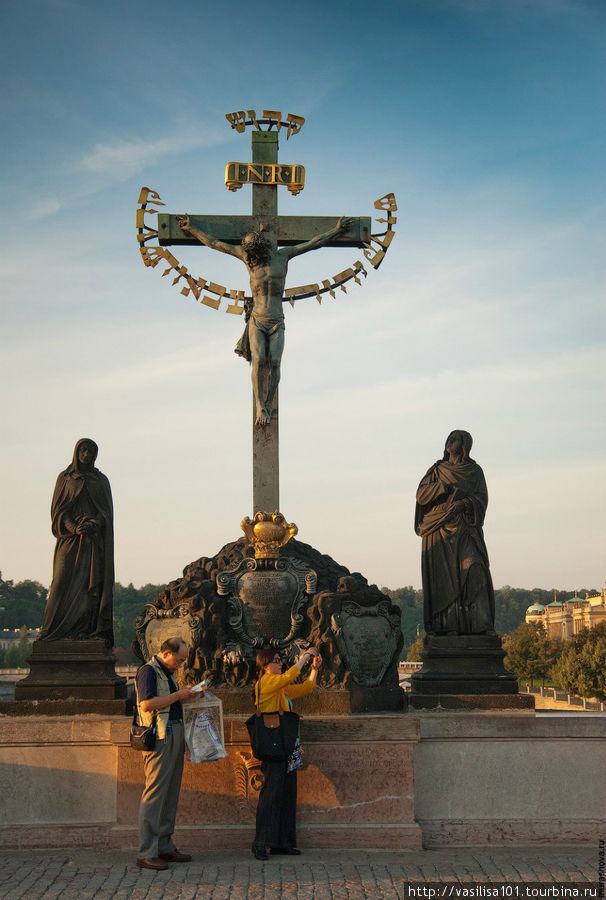 Прага, Карлов мост и окрестности на закате Прага, Чехия